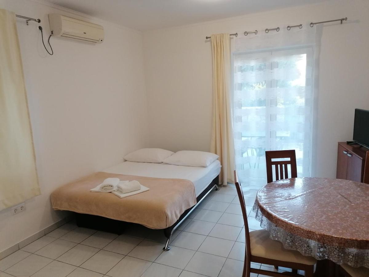 Apartments Dinko Duce Exterior photo