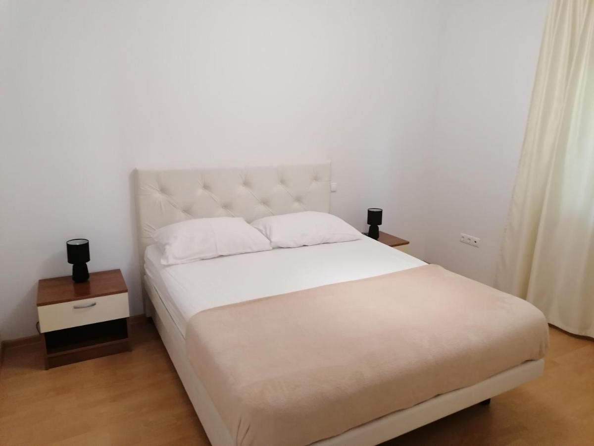 Apartments Dinko Duce Exterior photo
